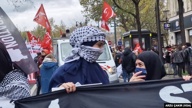 Paris'te Filistin'e destek gösterisinde 