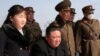 Pemimpin Korera Utara Kim Jong Un dan putrinya Kim Ju Ae (kiri) menyaksikan uji coba rudal di sebuah lokasi di Korea Utara dalam foto yang dirilis oleh kantor berita pemerintah KCNA pada 20 Maret 2023. (Foto: KCNA via Reuters)