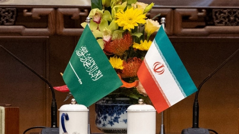 گفت‌وگوی تلفنی عراقچی با وزیر خارجه سعودی درباره مذاکرات اسلام‌آباد