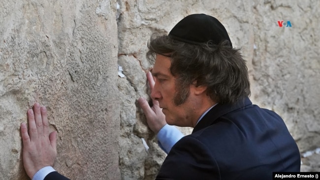 En Fotos | Milei inicia visita a Israel con oración en el Muro de las Lamentaciones