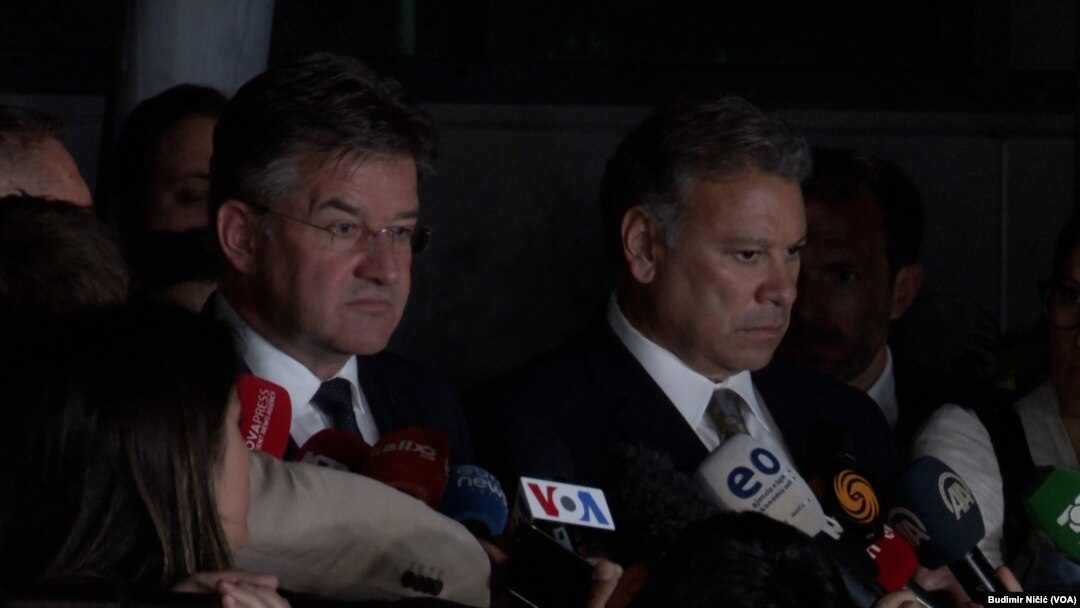 Pregovarači EU i SAD Miroslav Lajčak i Gabrijel Eskobar u Prištini 