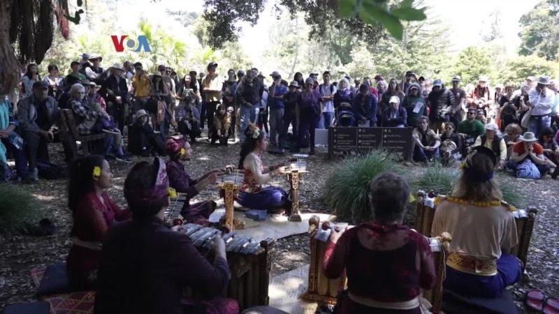 Membawa Suasana Bali, Pentas Gamelan dan Tari di Taman Botanical San Francisco