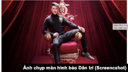 Hình ảnh Đàm Vĩnh Hưng ngồi trên chiếc ghế lộng lẫy được cho là 'ngai vàng' gây tranh cãi