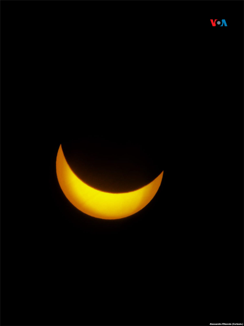 Fotografía cortesía del alumno de la Facultad de Ciencias Físico Matemáticas, Alessandro Elizondo, la cual se realizó durante el eclipse de sol en México.