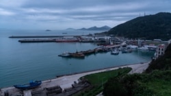 Pelabuhan di Pulau Nangan, kepulauan Matsu Taiwan yang pernah mengalami masalah komunikasi berminggu-minggu setelah dua kabel telekomunikasi bawah tanah terputus, 10 April 2023. (Foto: Jack Moore/AFP)