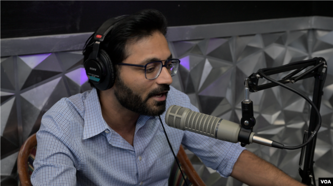 Vaibhav Sheth is the station manager at Radio Caravan in Dallas, KHSE AM 700. (Jonathan Zizzo for VOA)