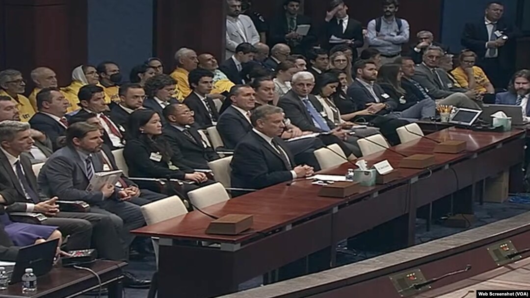 Gabrijel Eskobar tokom pretresa Pododbora za Evropu Predstavničkog doma Kongresa SAD