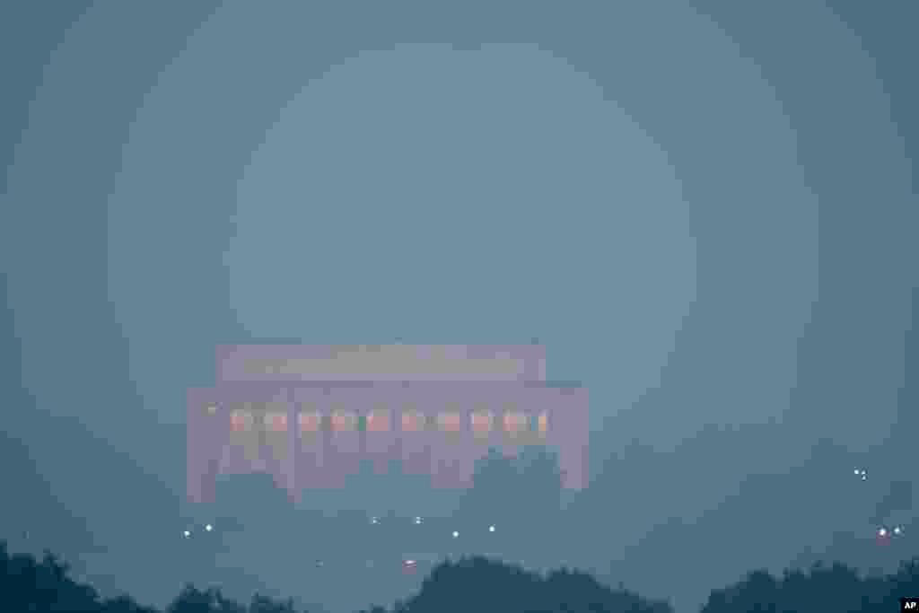 Haze blankets the Lincoln Memorial on the National Mall in Washington, June 8, 2023.