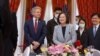 Presiden Taiwan Tsai Ing-wen berdidi di samping anggota Kongres AS Michael McCaul dalam pertemuan di Taipei, pada 8 April 2023. (Foto: aiwan Presidential Office/Handout via Reuters)