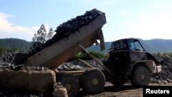 Mineral ore is offloaded at the Freda Rebecca gold mine in Bindura town February 7, 2015.
