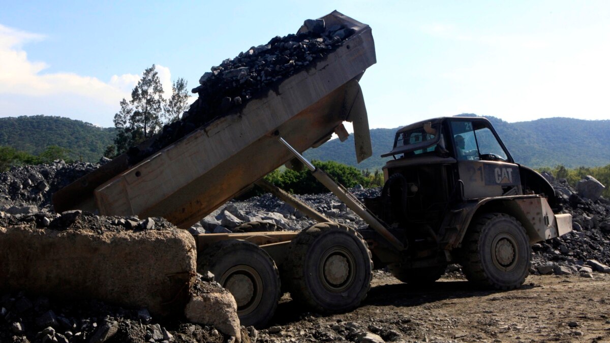 Zimbabwe Gold Output Declines 15% Amid Electricity, Forex Shortages - Vimarsana News