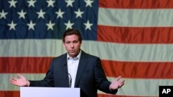 Usibalukhulu wesigaba se Florida, uMnu. Ron DeSantis.