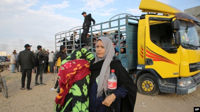 Palestinians fleeing the Israeli offensive on Khan Younis arrive at Rafah, Gaza Strip, Feb. 14, 2024.