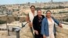 Yolanda Inchauregui, una veterana mexicoestadounidense que viajó a Israel junto a su madre y hermana, antes del conflicto entre Israel y Hamás.