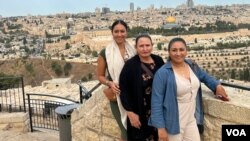 Yolanda Inchauregui, una veterana mexicoestadounidense que viajó a Israel junto a su madre y hermana, antes del conflicto entre Israel y Hamás.