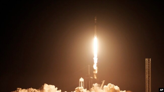 A SpaceX Falcon 9 rocket lifts off from pad 39A at Kennedy Space Center in Cape Canaveral, Fla., Feb. 15, 2024.