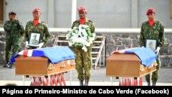 Cerimónias fúnebres de militares mortos na Serra da Malagueta, São Vicente, Cabo Verde 