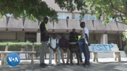 Les étudiants de l'université de Dakar attendent la réouverture de leur établissement