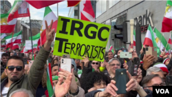  درخواست ایرانیان معترض در بروکسل برای قرار دادن نام سپاه پاسداران در فهرست تروریستی؛ پنج‌شنبه ۳ فروردین ۱۴۰۲