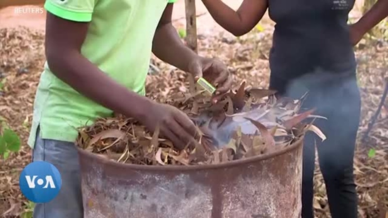 Un entrepreneur béninois fabrique du charbon à base de déchets organiques
