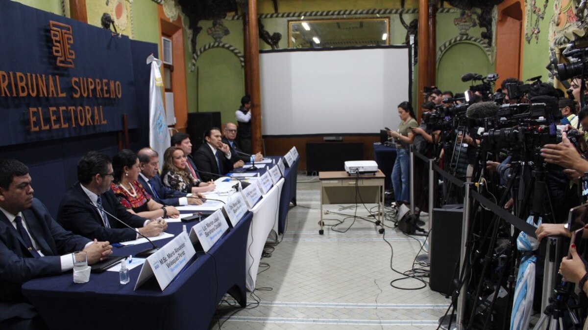 Guatemala Autoridad electoral valida resultados y llama a segunda