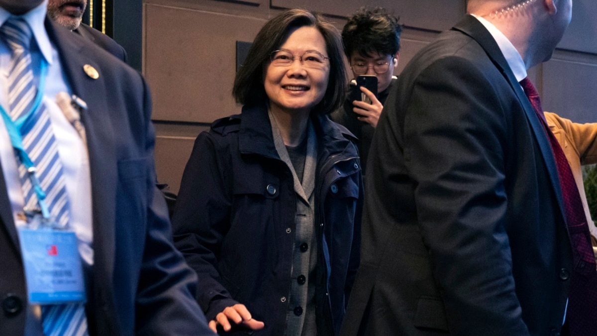 Taiwan President Begins US Stopover; China Warns Against Meetings