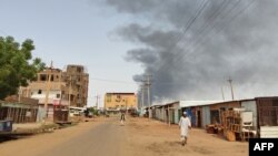 "Même en imaginant le pire, nous ne pensions pas que cette guerre durerait si longtemps", confie un habitant du sud de Khartoum.