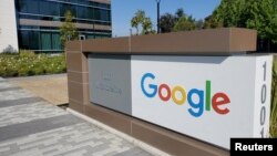 Google ရုံးချုပ်ရှေ့ဆိုင်းဘုတ်