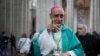 Uskup Agung La Plata, Victor Manuel Fernandez, tersenyum setelah memimpin misa di Katedral La Plata, Argentina, pada 9 Juli 2023. (Foto: AP/Natacha Pisarenko)