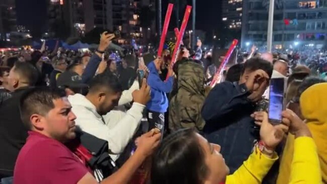 Chilenos reciben el 2024 con fuegos artificiales en Viña del Mar y Valparaíso