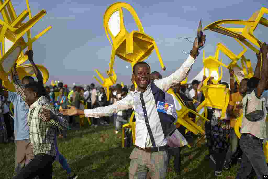 Worshippers gather at Ndolo airport for a Holy Mass with Pope Francis in Kinshasa, Democratic Republic of Congo, Wednesday, February 1, 2023. Francis is in Congo and South Sudan for a six-day trip.&nbsp;