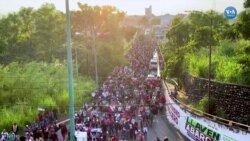 Binlerce kişilik göçmen grubu Meksika’nın güneyinden ABD’ye geçmek için yola çıktı 