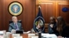 Presiden Joe Biden bersama Menteri Pertahanan Lloyd Austin dalam pengarahan harian kepresidenan di Gedung Putih, Washington, D.C., Senin, 29 Januari 2024. (Adam Schultz/Gedung Putih via AP)