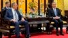 Menteri Luar Negeri Rusia Sergey Lavrov (kiri) dan Menteri Luar Negeri China Wang Yi dalam pertemuan bilateral di Beijing, China, Senin, 8 April 2024.(Foto: Russian Foreign Ministry Press Service via AP_