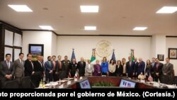 En la imagen, los miembros de las delegaciones de Estados Unidos y México reunidos para tratar temas de seguridad, inmigración y fentanilo en la capital mexicana en los días 6 y 7 de febrero de 2024. [Cortesía]