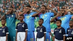 Pendant que l'hymne national congolais résonnait avant la demi-finale de la CAN entre la RDC et la Côte d'Ivoire, tous les joueurs congolais ont surpris en faisant ce geste.