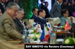 Menlu Filipina Enrique Manalo, Menlu Thailand Don Pramudwinai, Menlu Vietnam Bui Thanh Son, dan Menlu Retno Marsudi saat pertemuan menteri luar negeri ASEAN di Jakarta, 11 Juli 2023. (Foto: BAY ISMOYO via REUTERS)