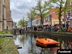 WasteShark di kanal Delft, Belanda. (Facebook/RanMarineTechnology)