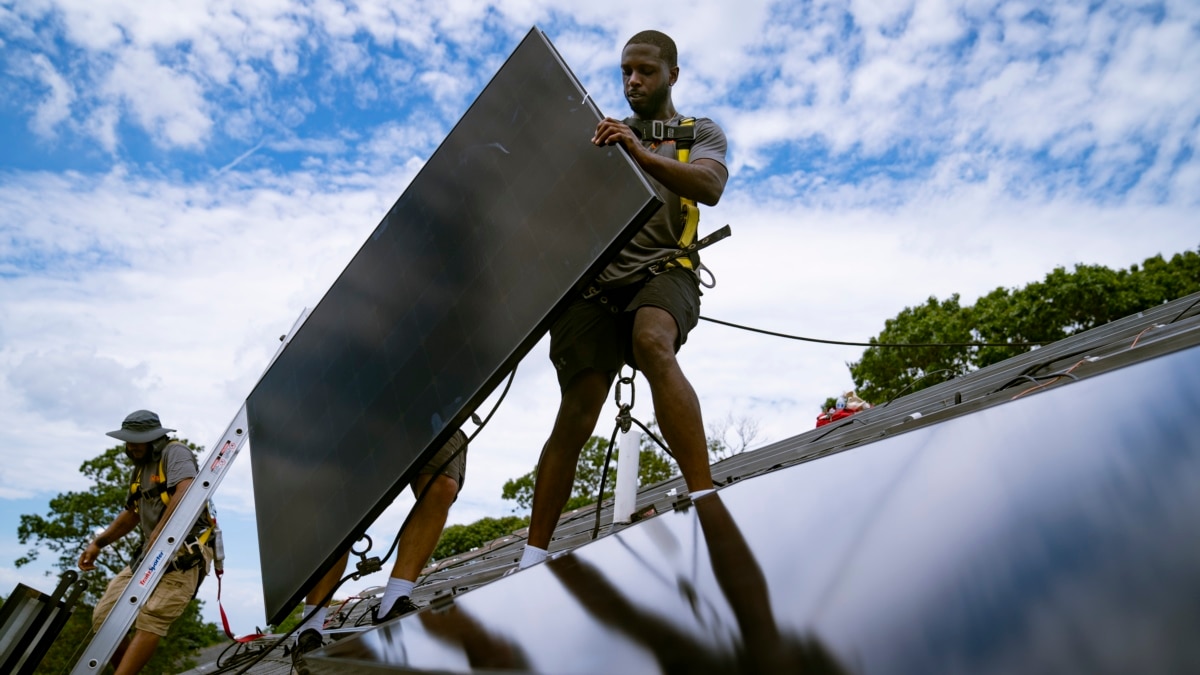 US invests in alternative solar technologies, more solar for renters