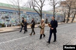 Zelenski, von der Leyen, Meloni, De Croo i Trudeau posjećuju Zid sjećanja palim braniteljima Ukrajine na drugu godišnjicu ruske invazije na Ukrajinu, Kijev, 24. februar 2024.