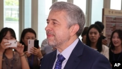 Ruski ambasador u Južnoj Koreji Georgij Zinovjev stiže u Ministarstvo spoljnih poslova u Seulu, Južna Koreja, 21. juna 2024.