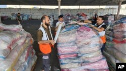İsrail istihbaratı, Birleşmiş Milletler Filistinli Mültecilere Yardım Dairesi’nin 190 çalışanının Hamas ya da İslami Cihat militanı olduğu, 7 Ekim saldırısı sırasında rehin alma ve öldürme olaylarına karıştığını iddia ediyor. 