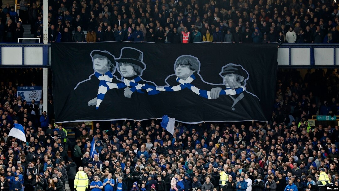 Koreografija navijača engleskog fudbalskog kluba Everton iz Liverpula, rodnog grada članova Bitlsa, u aprilu 2023. (Foto: Action Images via Reuters/Jason Cairnduff )