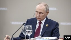 Rais wa Russia Vladimir Putin akiwa Saint Petersburg Julai 27, 2023.