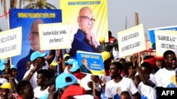 Le Parti démocratique du Sénégal a désigné Karim Wade comme son candidat à la présidentielle du 25 février, désignation qu'il a acceptée de longue date. 