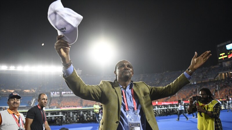 L'ex-international nigérian Nwankwo Kanu devient président du club champion du Nigeria