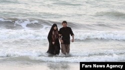 حجاب در سواحل ایران 