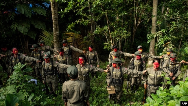 https://gdb.voanews.com/01000000-0a00-0242-7f99-08dbf008a48f_cx0_cy7_cw0_w650_r1_s.jpg