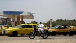 Pénurie de carburant au Tchad, des conducteurs passent la nuit dans les stations-services