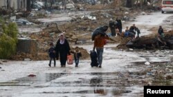 „Дијалогот што доведе до договорот мора да продолжи, што ќе резултира со целосен хуманитарен прекин на огнот, за доброто на народот на Газа, Израел и поширокиот регион“, рече портпаролот на Гутереш Стефан Дужарик 